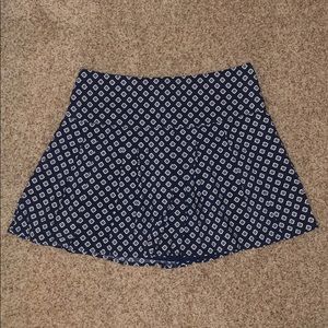 Pleated navy skirt